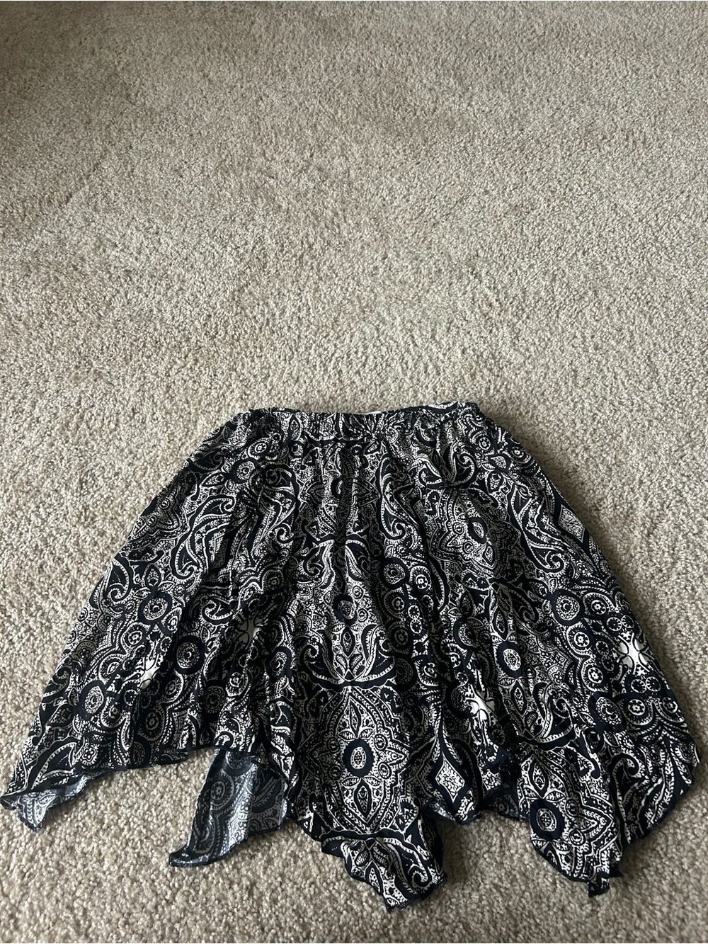 Black & White Paisley Handkerchief Hem Skirt Abercrombie